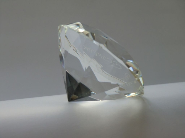 4 cm glass diamond - clear