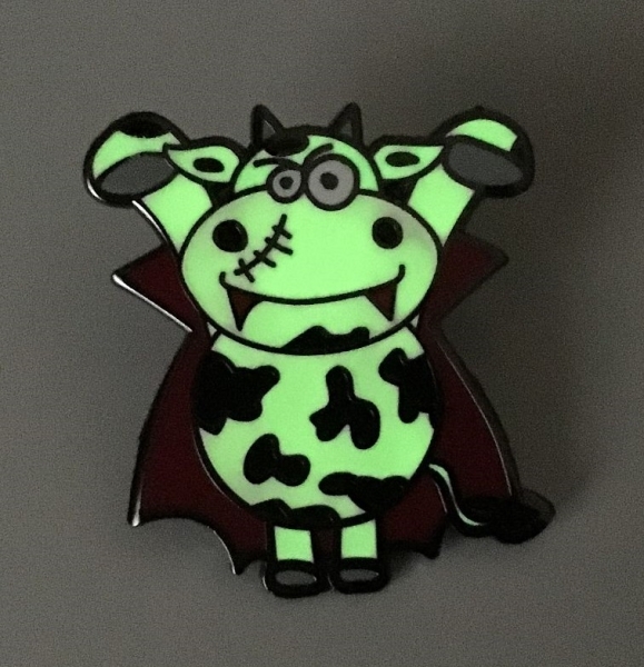 draKUHla Pin - glow