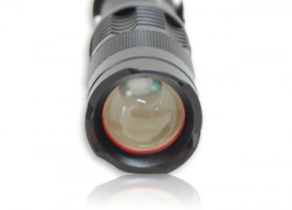 UV Flashlight with focus from Tank 007
